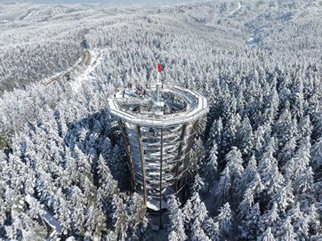 重庆武隆：仙女山奏响冰雪乐章