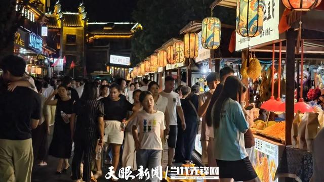 铜仁中南门:指尖匠心激活夜经济