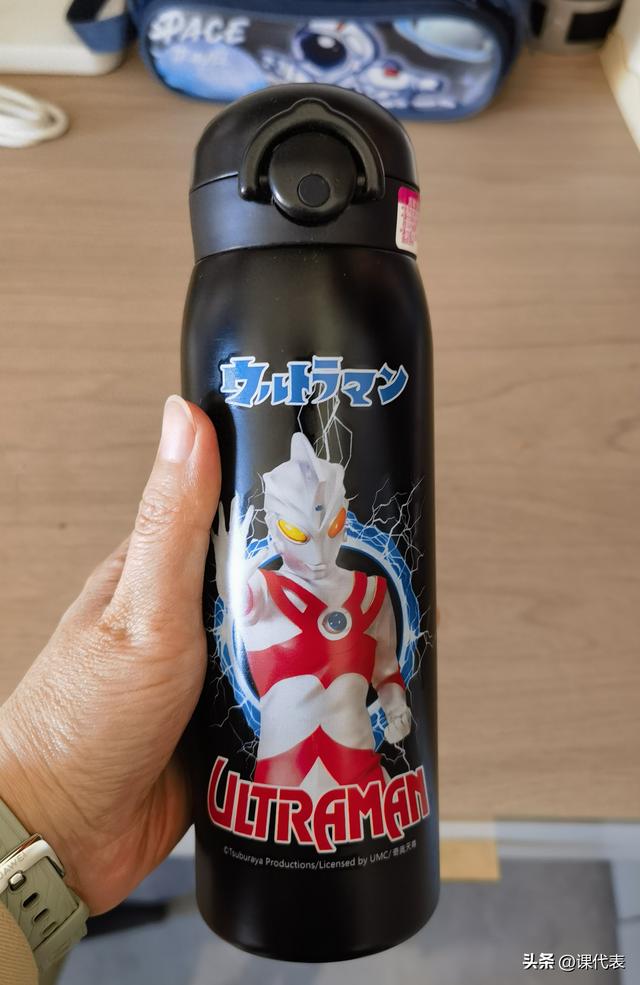 纸杯奥特曼手工制作（保温杯里装着儿子的小成长）