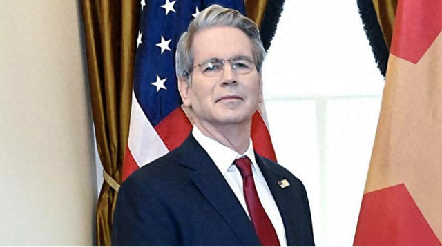 中美会谈结束，特朗普表态，美财长：中国稀土限制，将推迟一年