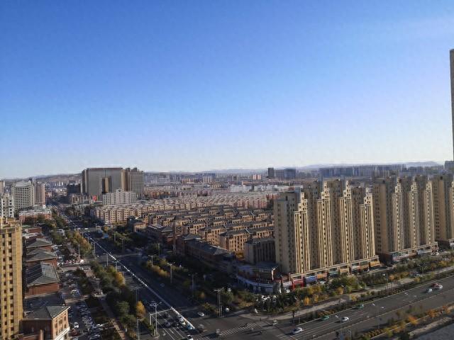 撇开呼和浩特、包头不谈，从夜景灯光图看内蒙古最繁华的3座城市