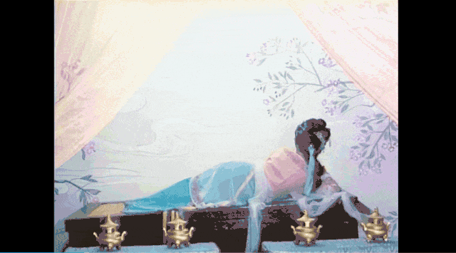 演员何晴去世，“她曾患脑瘤还中风了	”；发小邢岷山称她病重依然乐观