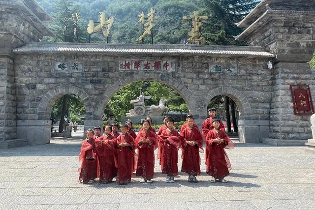 品鬼谷古韵，承华夏礼仪：沉浸式拜师礼研学，开启孩子文化新征程