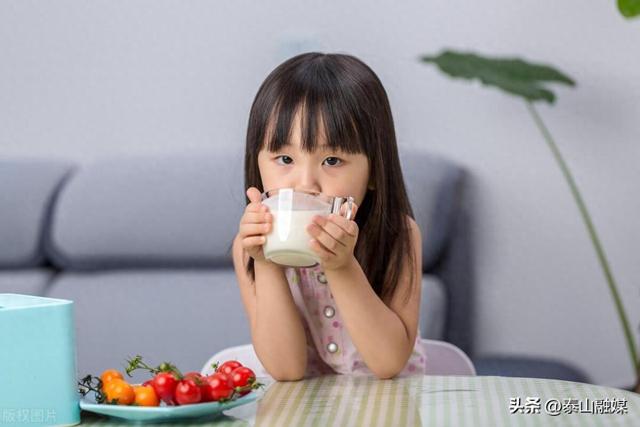 花胶牛奶冻 方块 做花胶牛奶冻