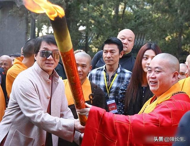 恶心一幕出现！不到24小时，新方丈引全网骂，网友质疑理由一致