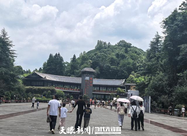 上半年接待40余万人，织金洞游客如潮