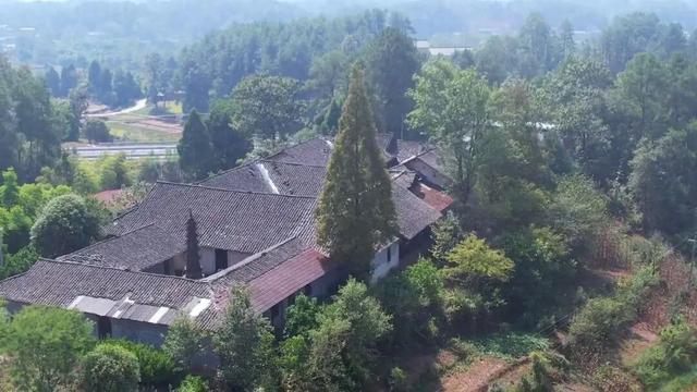 重庆涪陵最原生态的清代寺庙，曾作为学校，不知如今为何空无一人