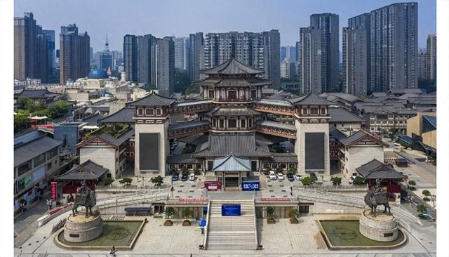嘿！你听过唐代少年的“逛街攻略”吗？李白早就剧透啦