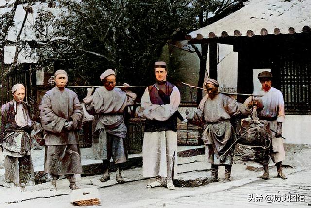 130年前，一个澳大利亚人携护照，徒步穿越四川云南，最后怎样了