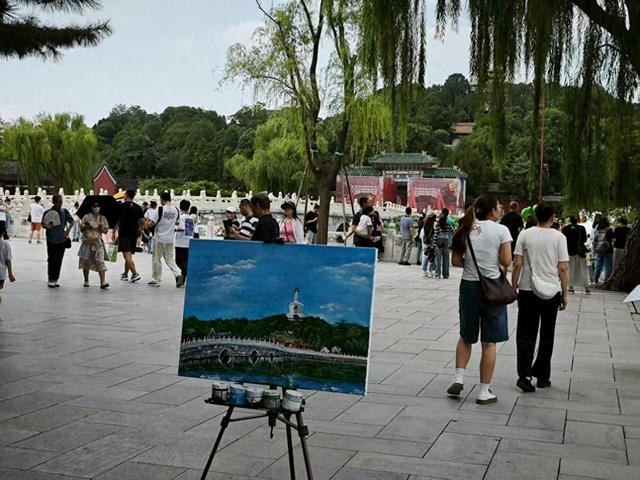 北海公园蓝天白云上线，颜值爆表