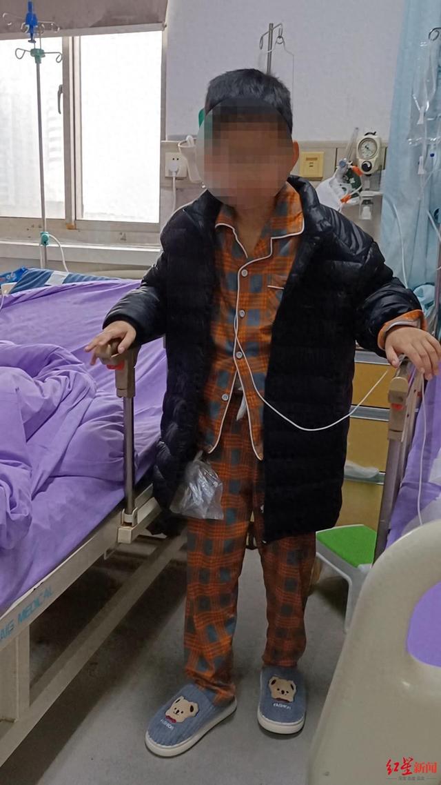 玩耍被撞后山东10岁男孩被诊断有肿瘤，多器官切除，手术中 4 次被要求签字，当地卫健局：医院有问题已立案