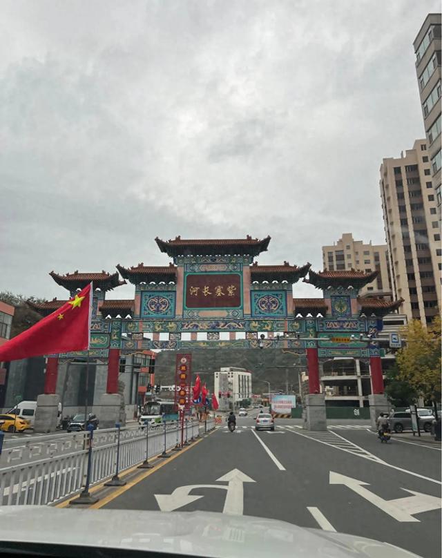 从偏关到巴彦淖尔再到额济纳旗 走最寂寞的沙漠公路 其实一点不寂寞