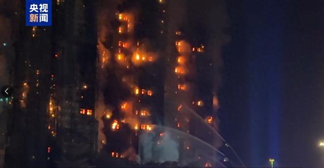 香港大埔火灾背后的宏福苑：42年楼龄，曾住4643人	、近4成住户65岁以上	，最大面积54平