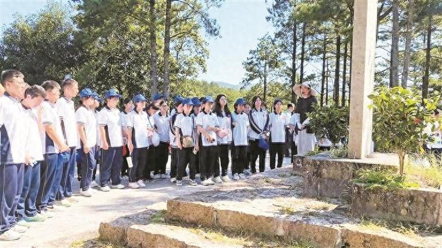 屏南：国庆中秋假期红色游升温