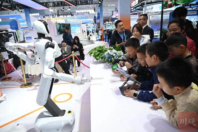 春秋假“首考”交卷，不应止于喝彩