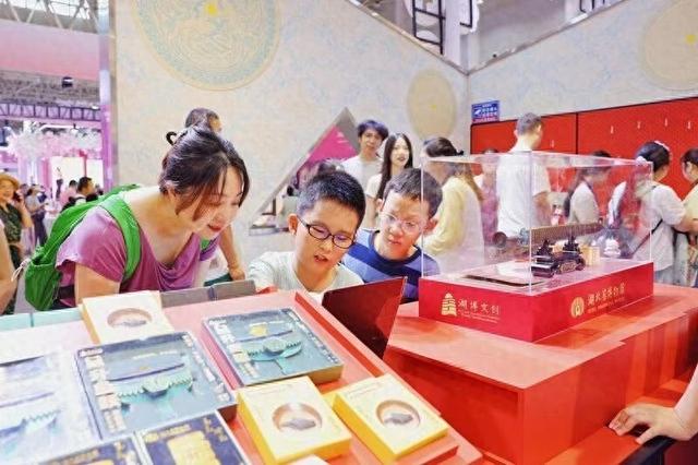 长假前调研旅游工作：多处出行目的地主官聚焦“场景消费”