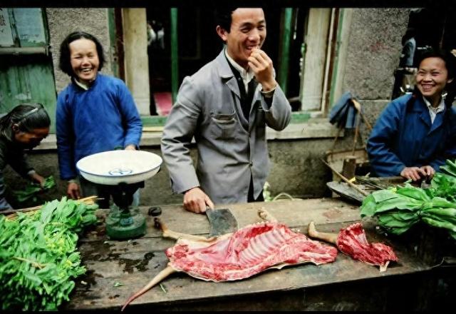 我有房有退休金，和大姐一起搭伙养老真后悔，这是我做过最错的事