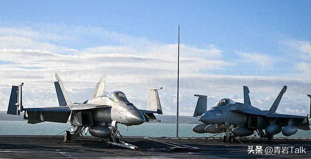 制裁失效换军事威慑，美军飞越委内瑞拉，特朗普重启门罗主义