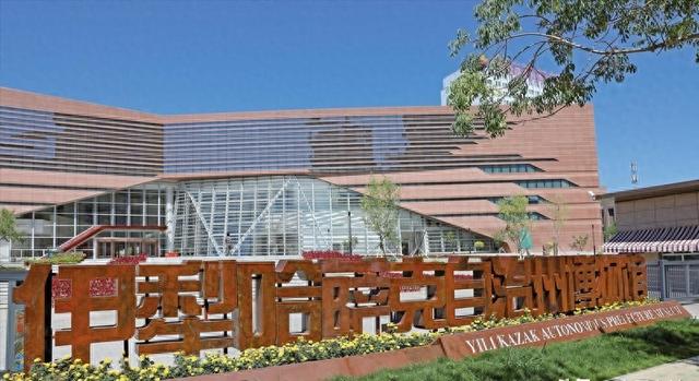 伊犁作为全国唯一既辖地区又辖县市的自治州，究竟是不是副省级？