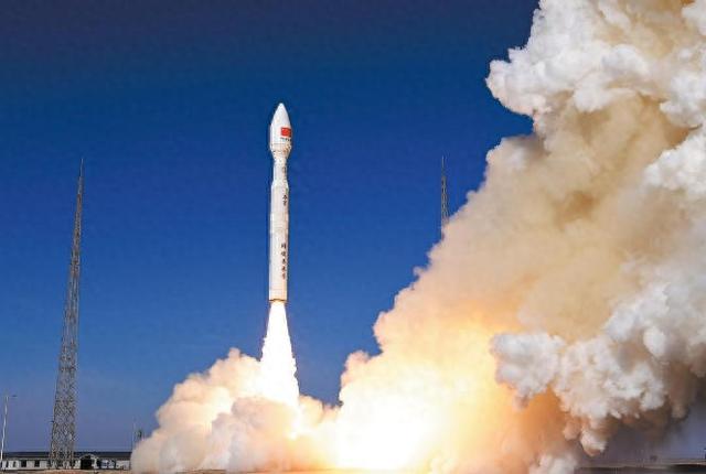 中方研究：中美卫星险相撞，迫使星链约4400颗卫星大规模降轨