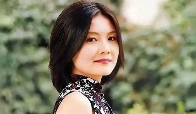 她11岁被导演看中，与名导同居多年被抛弃，如今复出却无人问津