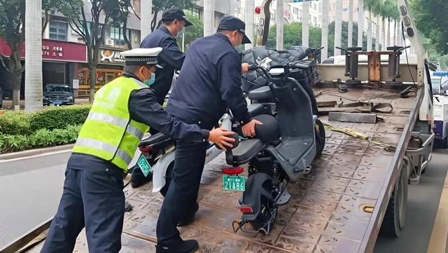 9月1日起，电动车、三轮、四轮车上路“4罚3禁”，最高罚2000元