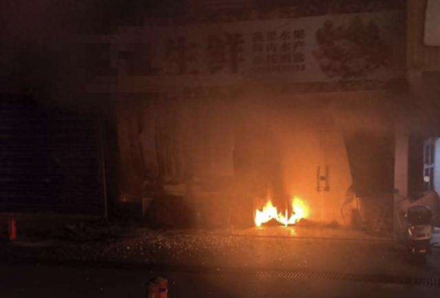 卧室逃脱3攻略31（欲哭无泪老板请的24小时保镖竟将店烧了）