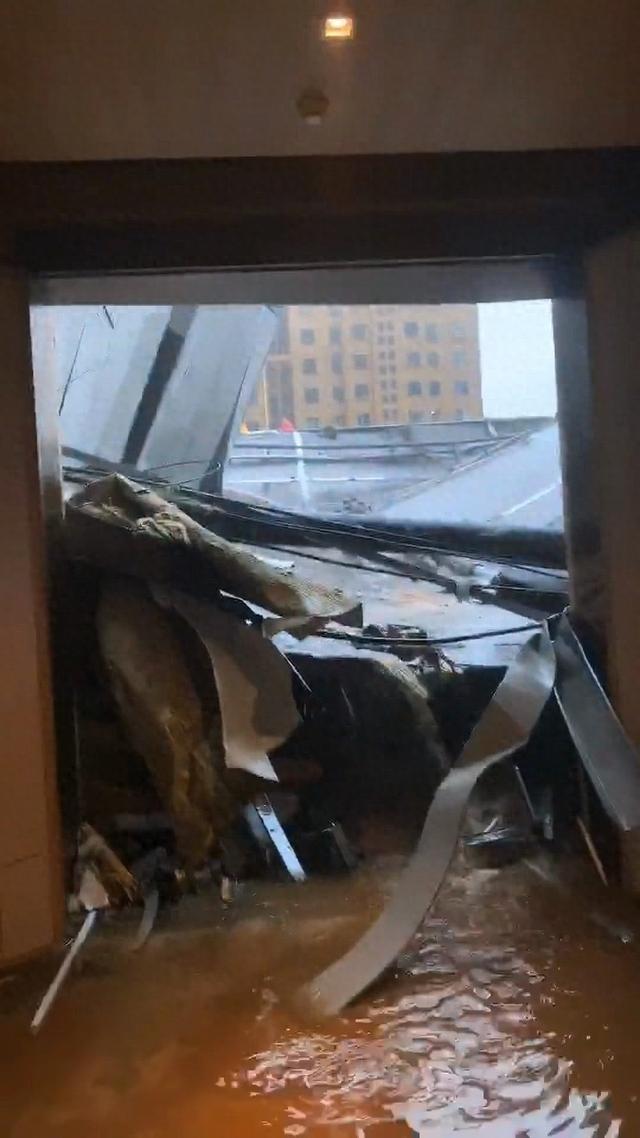 江苏酒店坍塌后续:几百人爬着逃生，网友猜测原因，无承重柱成疑