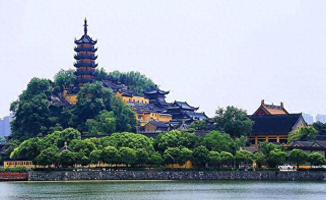 意大利人来镇江旅游，回国后摇头感慨：中国已经是超一等国家了