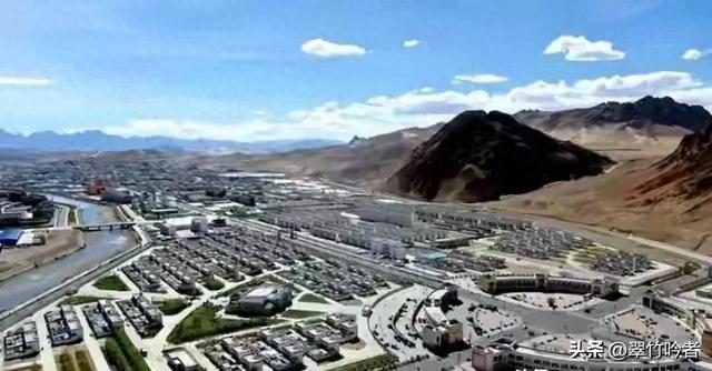 中国为何耗费35年时间，在离印度不足百公里的无人区建一座城市？