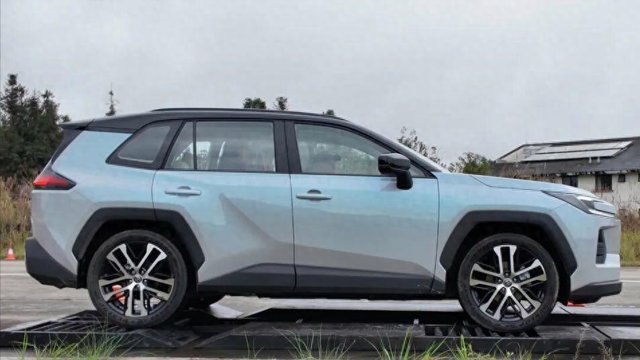 全面试驾全新威兰达，这可能是史上“最陌生”的一次彻底进化。