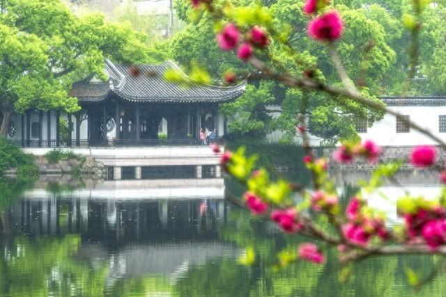 四季中哪个景色更美