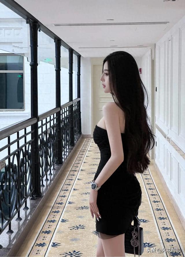 太原一校花	，168cm身高清丽出尘，貌美如花，美的让人移不开眼