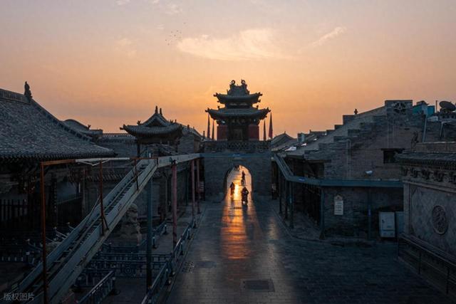 我是太原人刚从山西平遥回来，实在忍不住想说：对平遥的 4 点印象