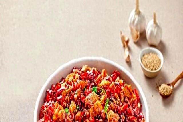 下饭神器！辣子猪肉丁3步搞定	，香辣过瘾超入味，拌米饭能吃3碗