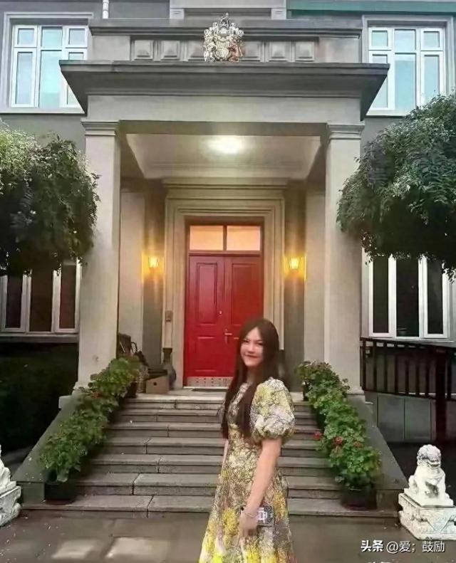 李湘在平台晒自家北京小院，大到让网友以为是景区，真的太有钱了