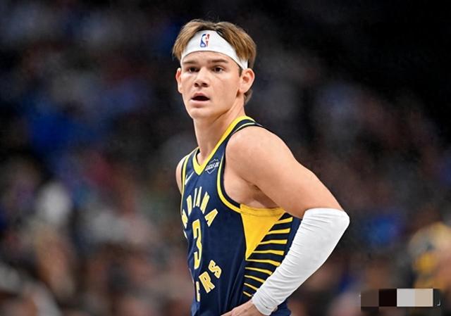 一夜2签1裁达成！詹姆斯伤情更新，湖人遭遇黑哨，勇士小麻烦