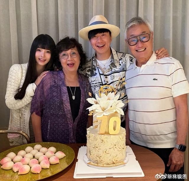 林俊杰官宣恋情！女友身份曝光