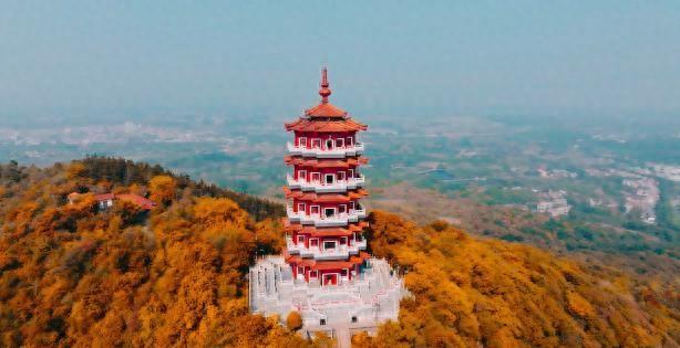 襄阳迎来踏秋赏景最佳期，游客纷至感受秋日魅力