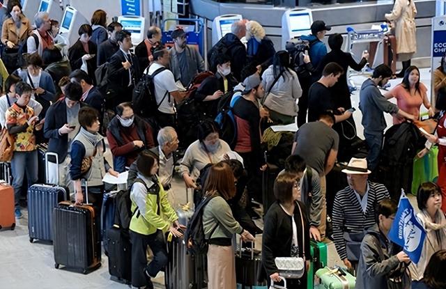大量日本游客涌入北京，打着旅游幌子不去旅游不吃美食，为啥来？
