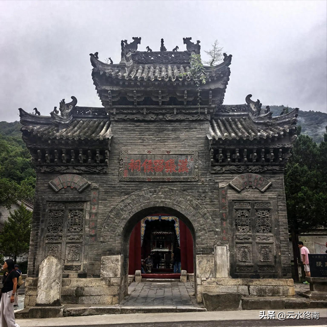 蜀道上的大人物，没有一个不来这里拜谒，但我是个看热闹打酱油的