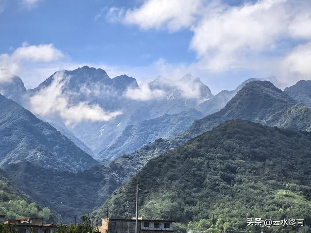 蓝田的美，美在隐秘：这是山边一条少有人走的路，我却走过很多次