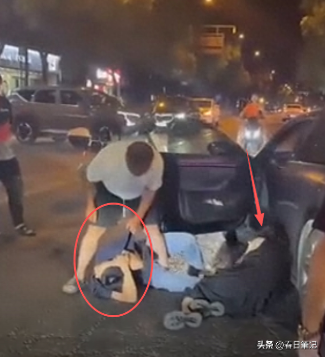 浙江男子暴打情夫后续！猛踹私密处，妻子跪地求饶，犯致命性错误