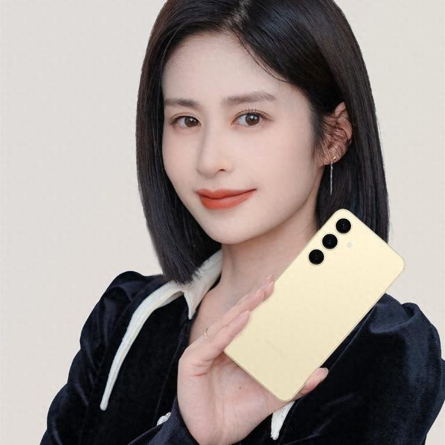 从5999元跌到3128元，12GB+256GB+30倍变焦，三星机皇沦为中端机