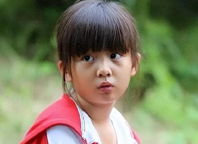 朋友圈简短低调秀恩爱句子（别盯着恋情看小苹果如何低调秀恩爱却赢）