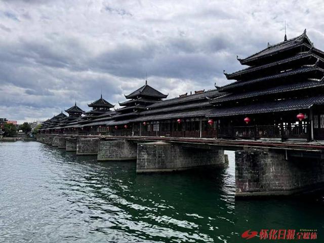 穿行热闹街巷  品味福地怀化 ——“京昆古驿道 智驾雪峰山”自驾游活动次日侧记