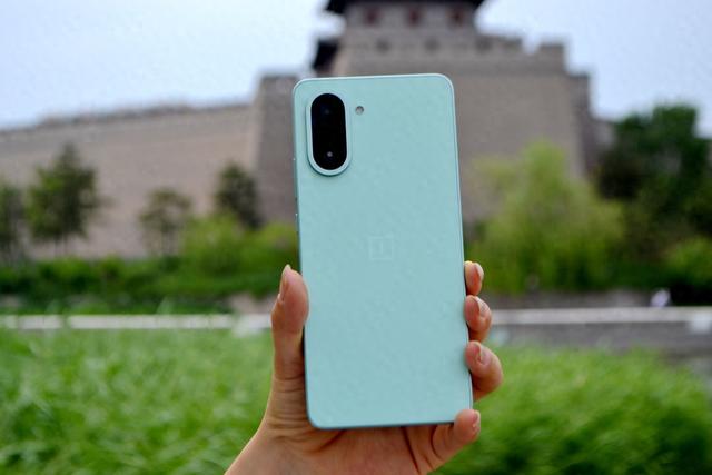 Ace 5竞速版深度评测：满帧游戏体验与冰封散热的极致性能之作