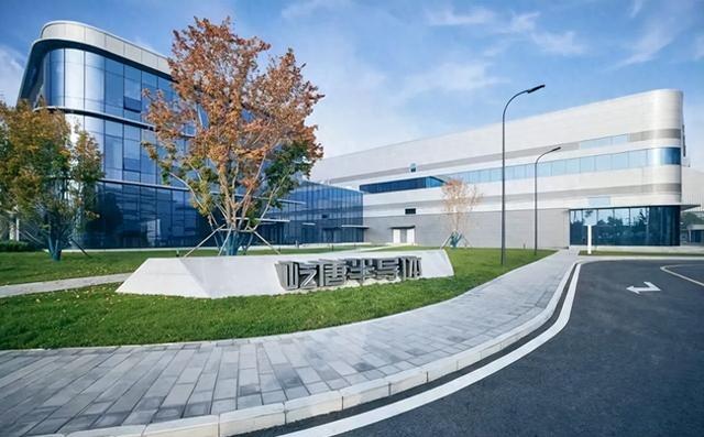 我国既重击美国，又抓住大内鬼，还有重大利好，特朗普笑不出来了