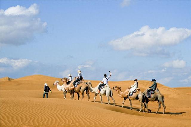 沙漠旅游热起来