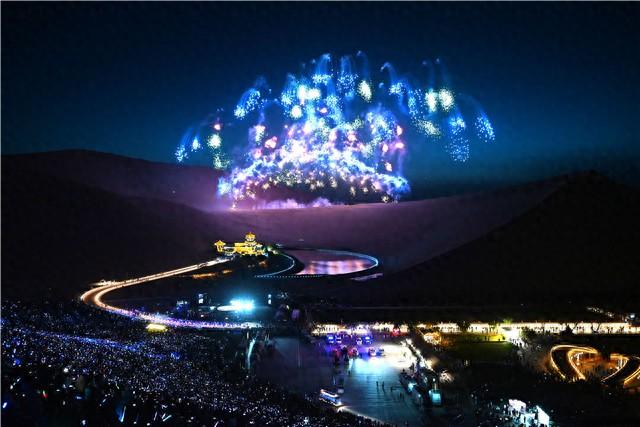 【媒体聚焦】弦动鸣沙山 歌涌月牙泉